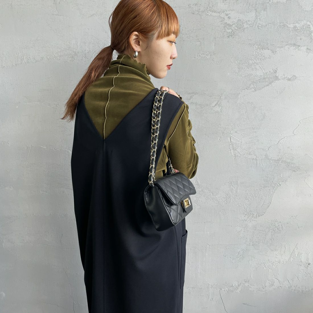 Jeans Factory Clothes [ジーンズファクトリークローズ] Vネックワンピース [219074] 04 ﾌﾞﾗｯｸ&&モデル身長：156cm 着用サイズ：F&&