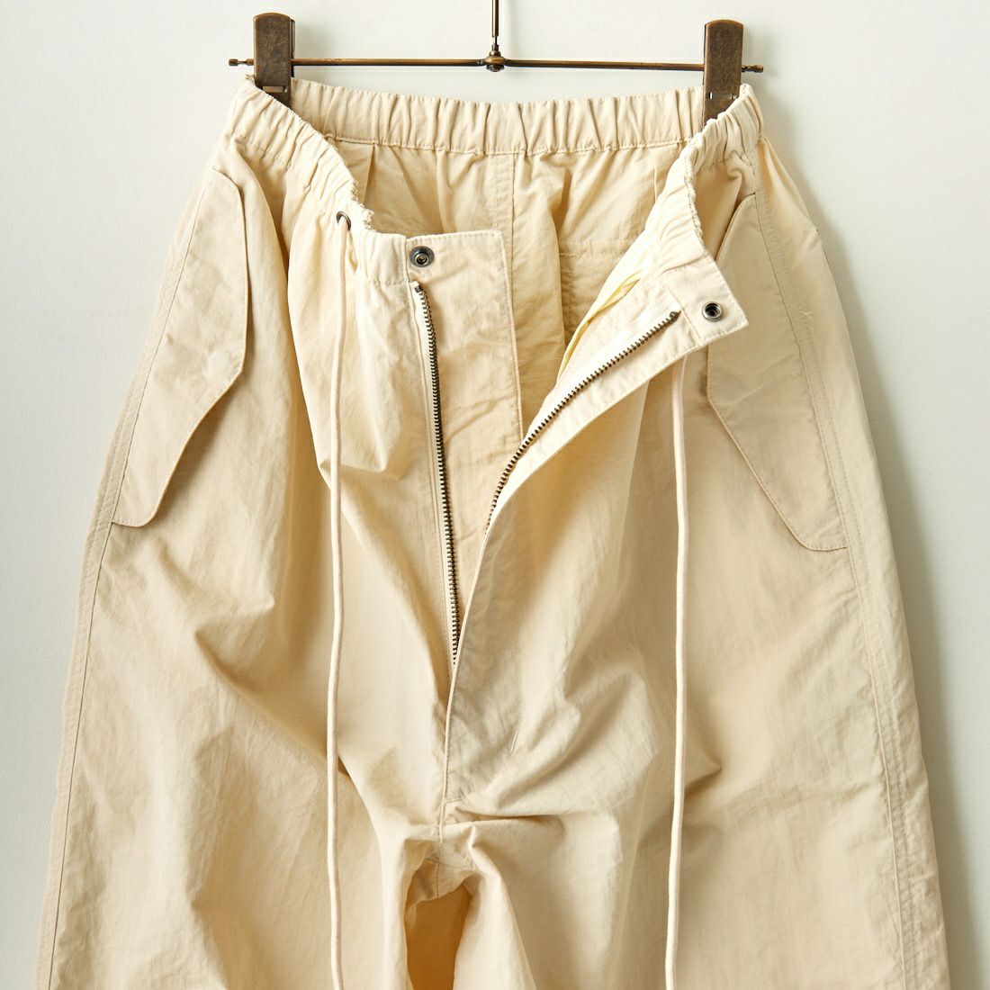 ALLUMER [アリュメール] ミリタリーパラシュートパンツ [8154661] 950 IVORY