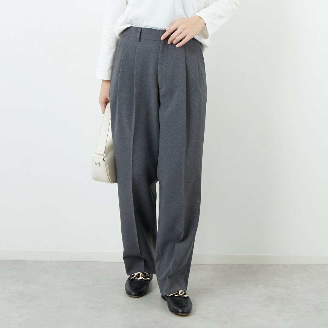 THE SHINZONE [ザ シンゾーン] クライスラーパンツ [21AMSPA01] 06 GRAY &&モデル身長：162cm 着用サイズ：PO&&