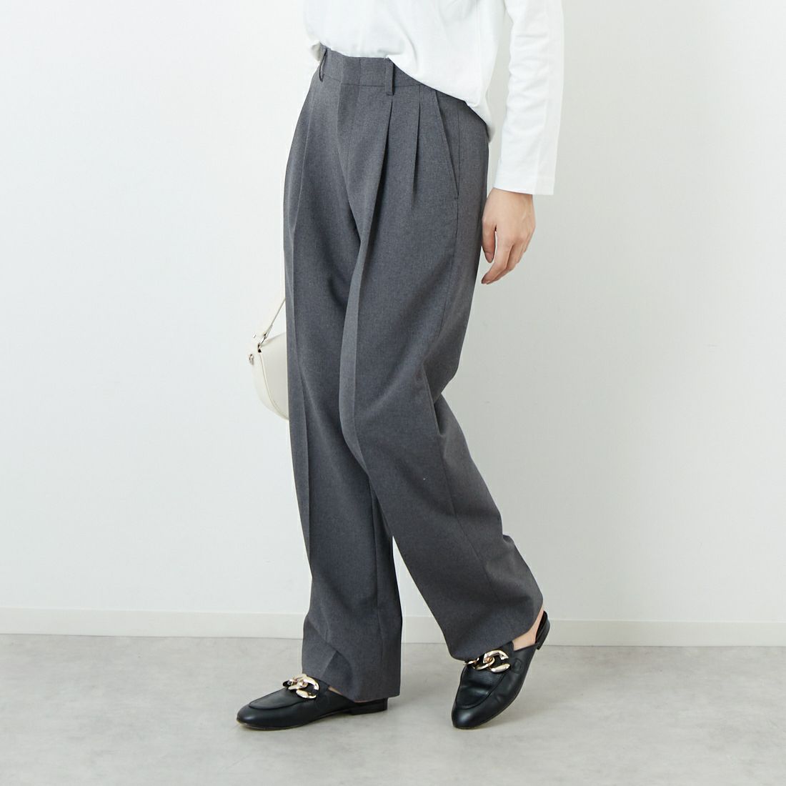 THE SHINZONE [ザ シンゾーン] クライスラーパンツ [21AMSPA01] 06 GRAY &&モデル身長：162cm 着用サイズ：PO&&