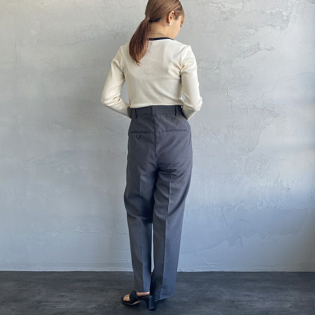 THE SHINZONE [ザ シンゾーン] クライスラーパンツ [21AMSPA01] 06 GRAY&&モデル身長：156cm 着用サイズ：PO&&