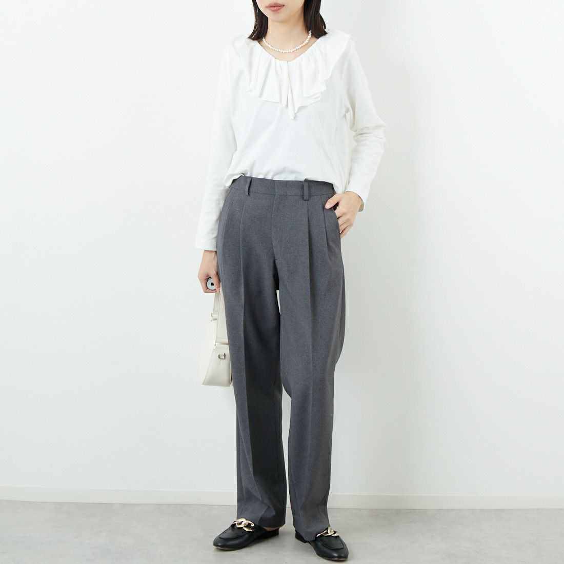 THE SHINZONE [ザ シンゾーン] クライスラーパンツ [21AMSPA01] 06 GRAY &&モデル身長：162cm 着用サイズ：PO&&