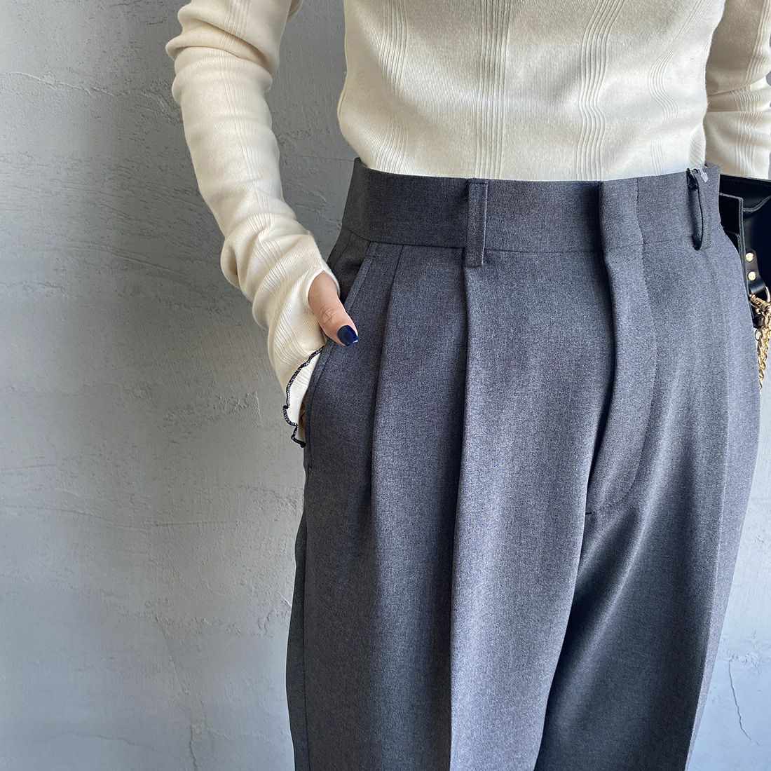 THE SHINZONE [ザ シンゾーン] クライスラーパンツ [21AMSPA01] 06 GRAY&&モデル身長：156cm 着用サイズ：PO&&