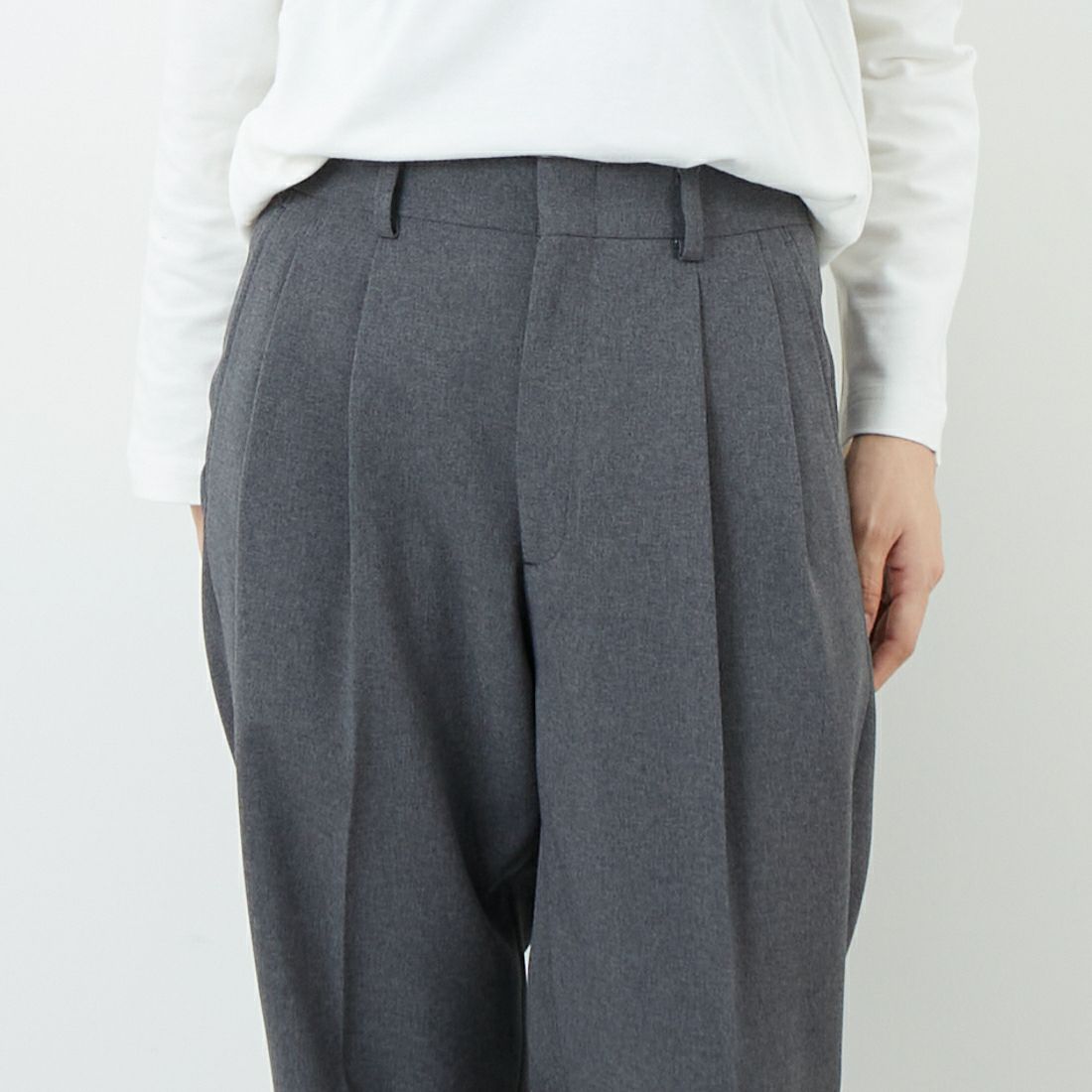 THE SHINZONE [ザ シンゾーン] クライスラーパンツ [21AMSPA01] 06 GRAY &&モデル身長：162cm 着用サイズ：PO&&