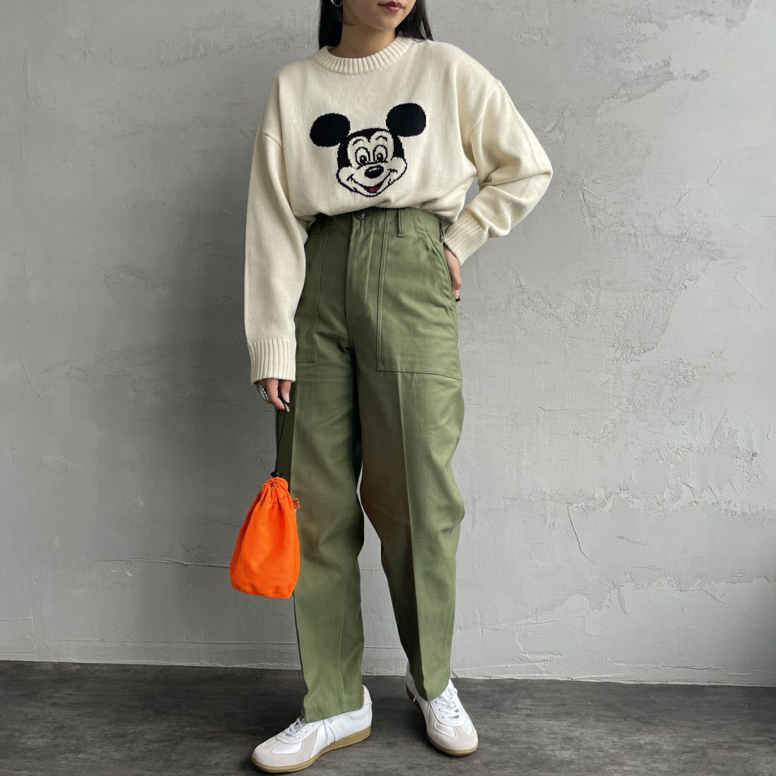 THE SHINZONE [ザ シンゾーン] ベイカーパンツ [15AMSPA18] 62 KHAKI&&モデル身長：156cm 着用サイズ：36&&