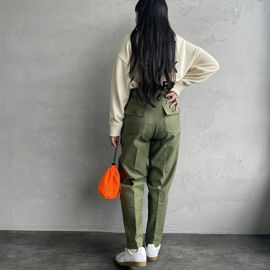 THE SHINZONE [ザ シンゾーン] ベイカーパンツ [15AMSPA18] 62 KHAKI&&モデル身長：156cm 着用サイズ：36&&