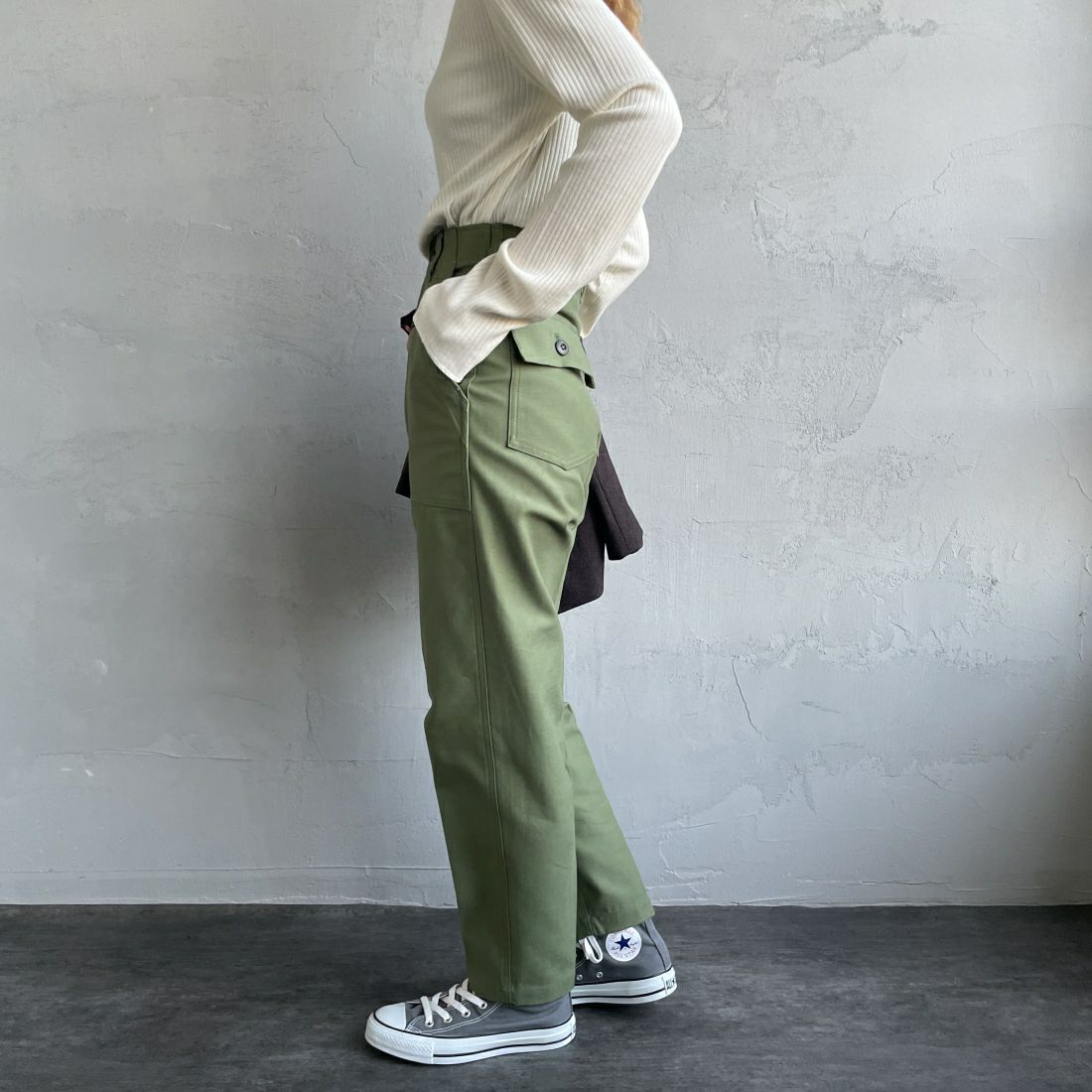 THE SHINZONE [ザ シンゾーン] ベイカーパンツ [15AMSPA18] 62 KHAKI&&モデル身長：156cm 着用サイズ：PO&&
