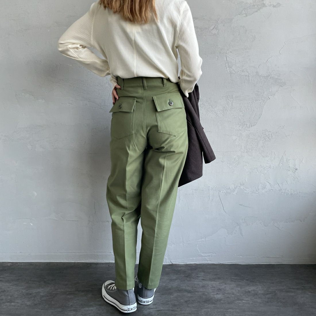 THE SHINZONE [ザ シンゾーン] ベイカーパンツ [15AMSPA18] 62 KHAKI&&モデル身長：156cm 着用サイズ：PO&&