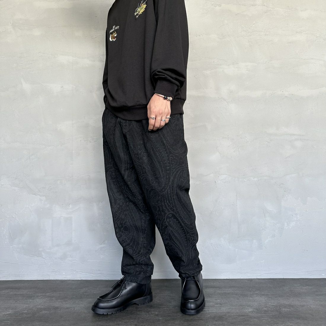 Noir Fabrik [ヌワールファブリック] ペイズリーデニムバルーンパンツ [NF-234-073] BLACK&&モデル身長：173cm 着用サイズ：M&&