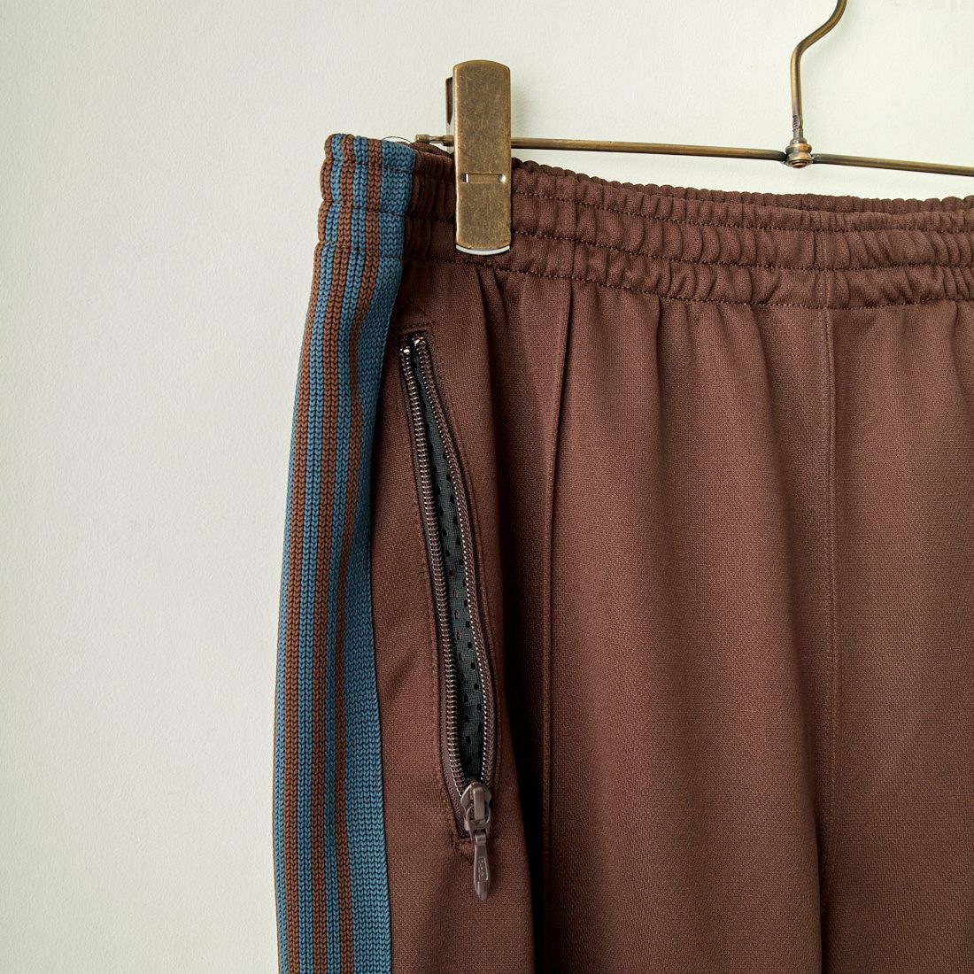 Needles [ニードルズ] 別注 ナロートラックパンツ [LQ447-JF] BROWN