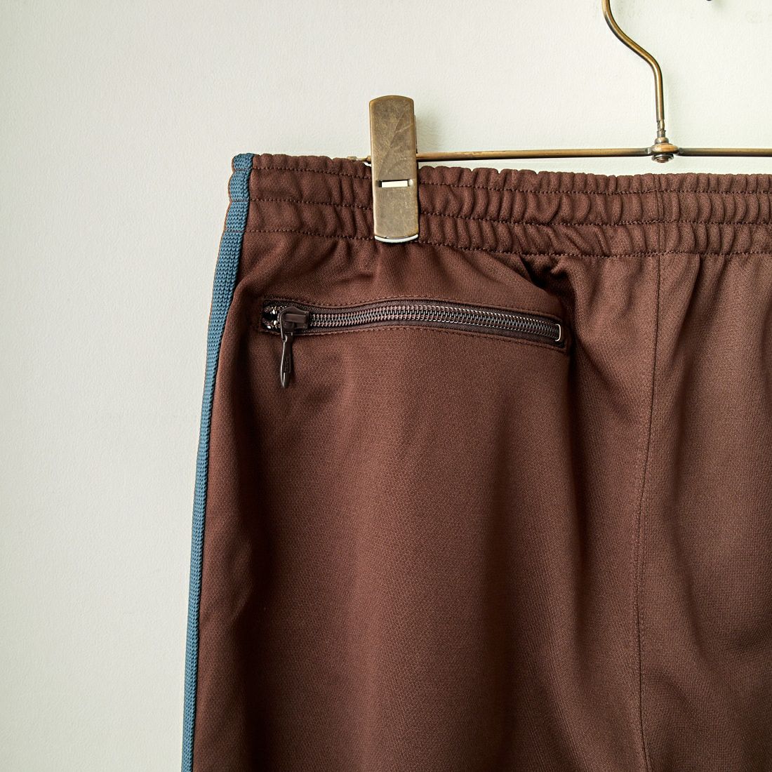 Needles [ニードルズ] 別注 ナロートラックパンツ [LQ447-JF] BROWN