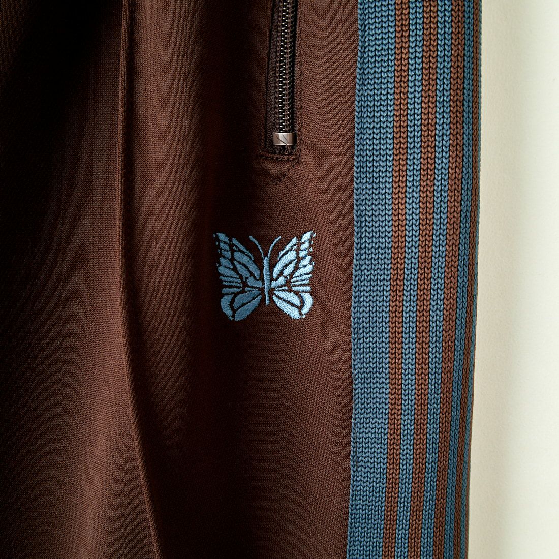 Needles [ニードルズ] 別注 ナロートラックパンツ [LQ447-JF] BROWN