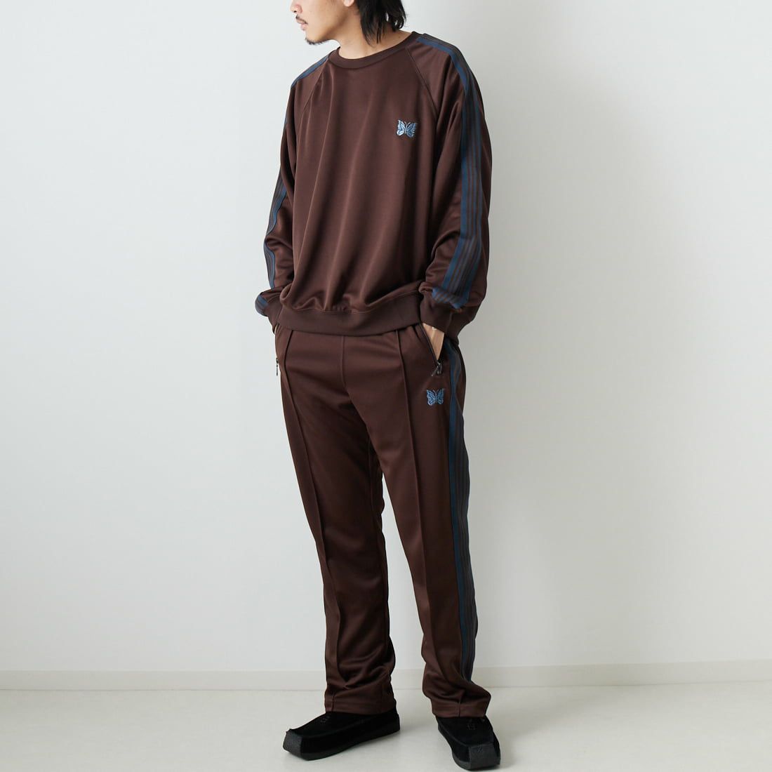 Needles [ニードルズ] 別注 ナロートラックパンツ [LQ447-JF] BROWN &&モデル身長：173cm 着用サイズ：M&&