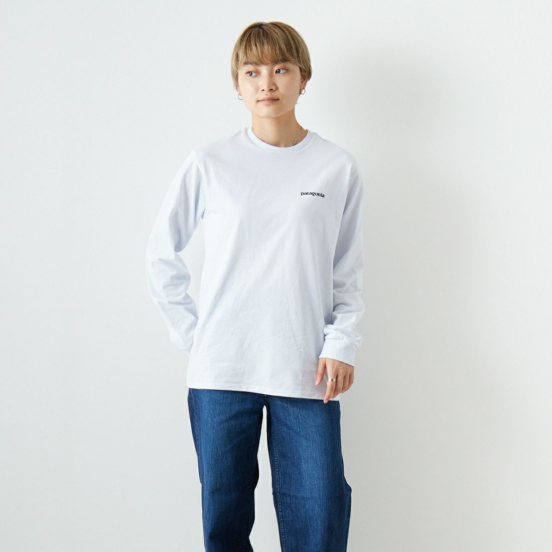 patagonia [パタゴニア] メンズ ロングスリーブ P-6ロゴ レスポンシビリティー [38518] WHI &&モデル身長：160cm 着用サイズ：XS&&
