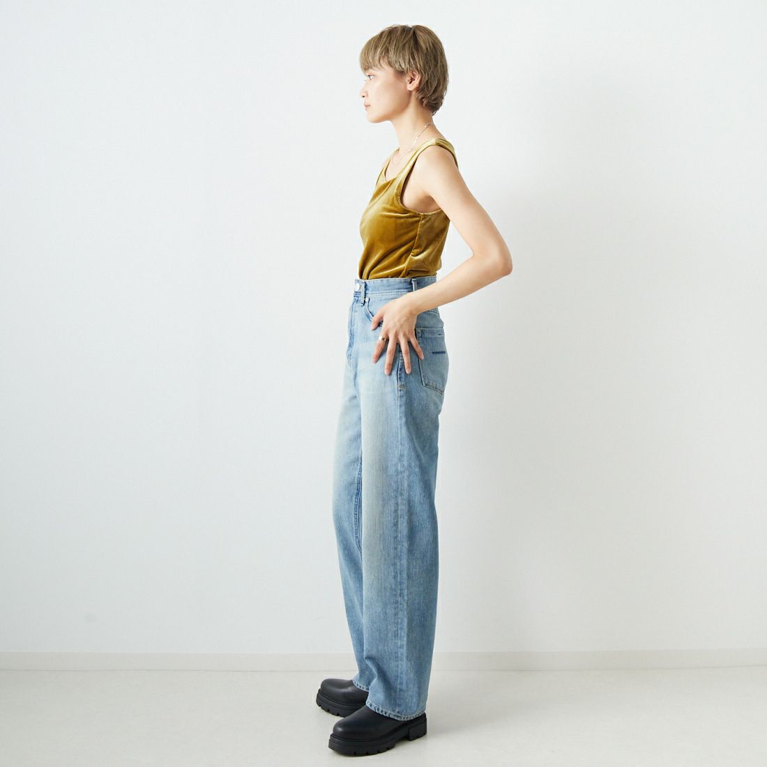 hwyl [ヒュイル] ベロアスクエアタンクトップ [35285610] 33 ﾏｽﾀｰﾄﾞ &&モデル身長：160cm 着用サイズ：2&&