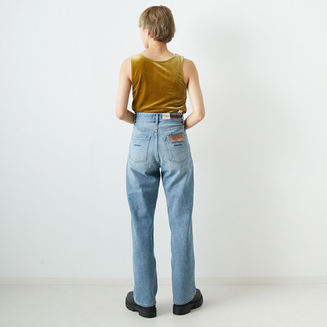 hwyl [ヒュイル] ベロアスクエアタンクトップ [35285610] 33 ﾏｽﾀｰﾄﾞ &&モデル身長：160cm 着用サイズ：2&&