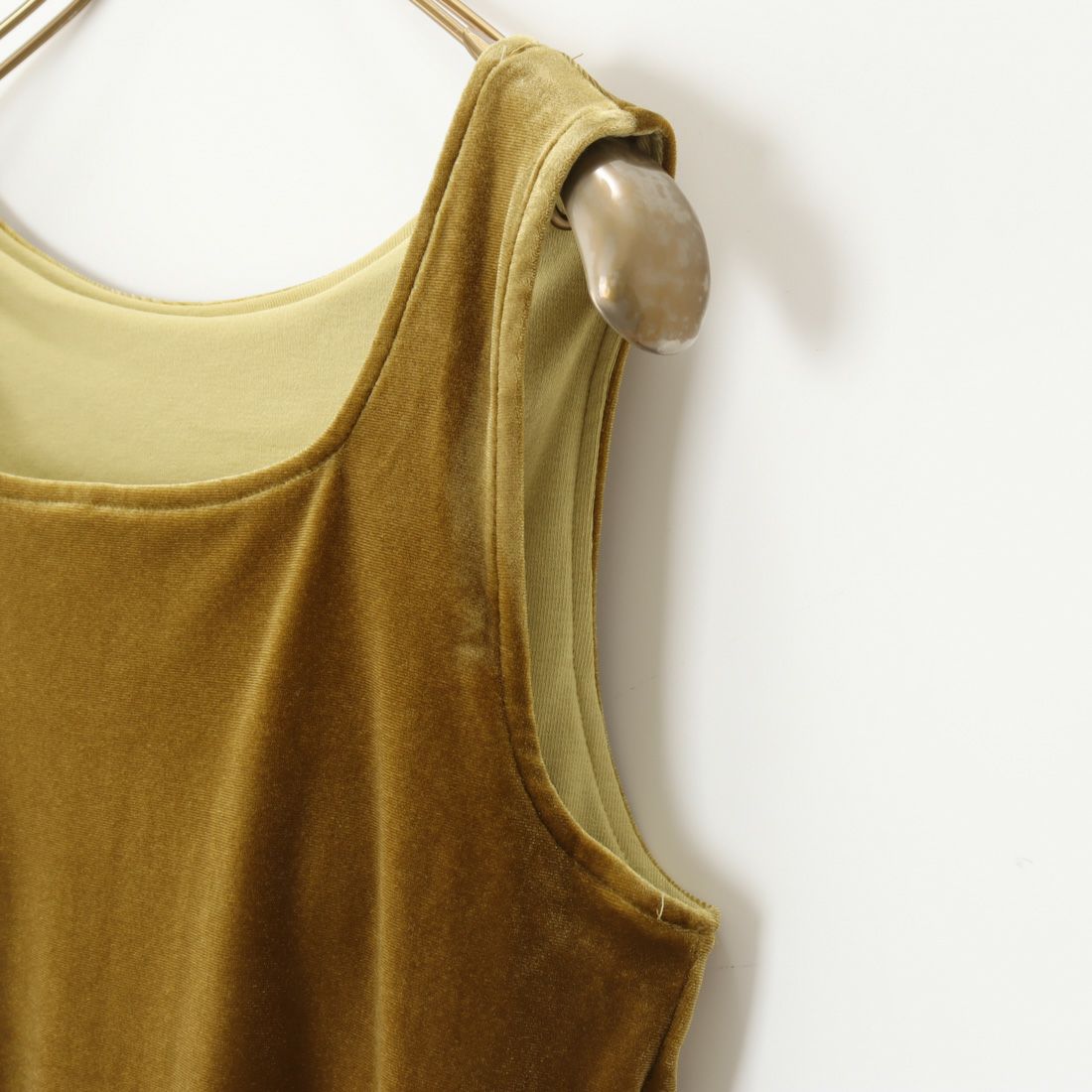 hwyl [ヒュイル] ベロアスクエアタンクトップ [35285610] 33 ﾏｽﾀｰﾄﾞ