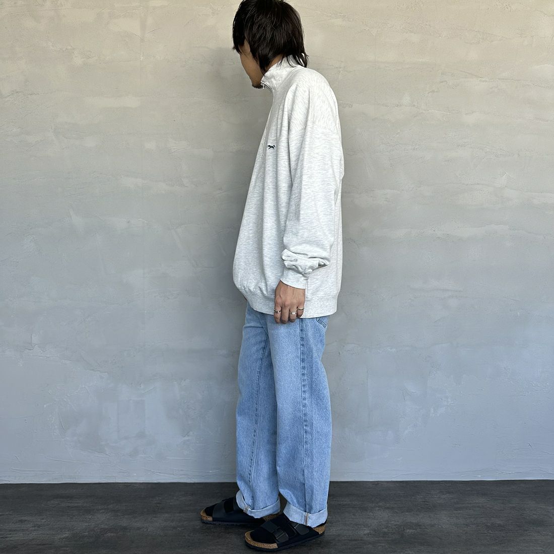 THE FOX [ザフォックス] 別注 ワンポイントロゴ ハーフジップスウェット [PN23F012-JF] ASH &&モデル身長：173cm 着用サイズ：L&&