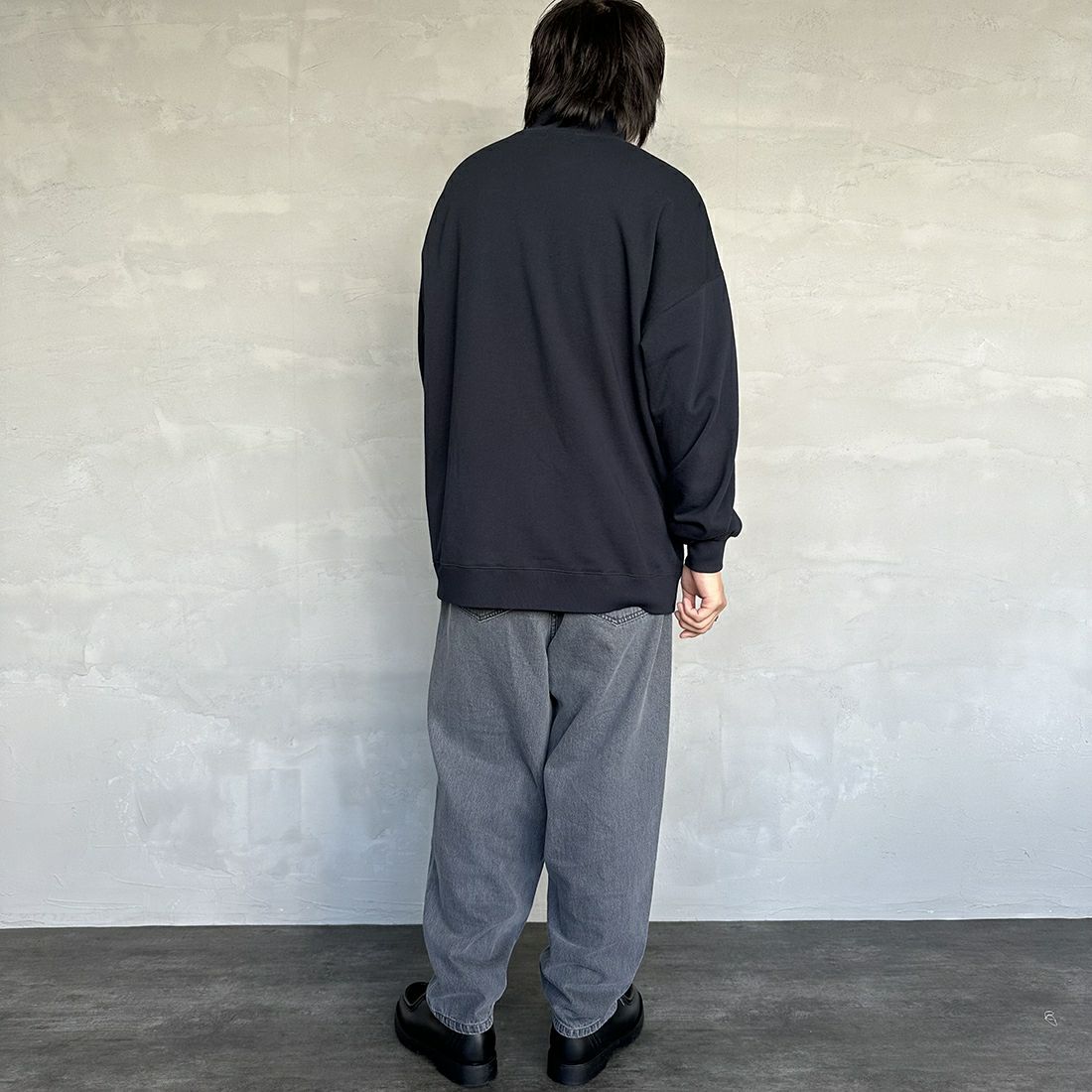 THE FOX [ザフォックス] 別注 ワンポイントロゴ ハーフジップスウェット [PN23F012-JF] BLACK &&モデル身長：173cm 着用サイズ：L&&