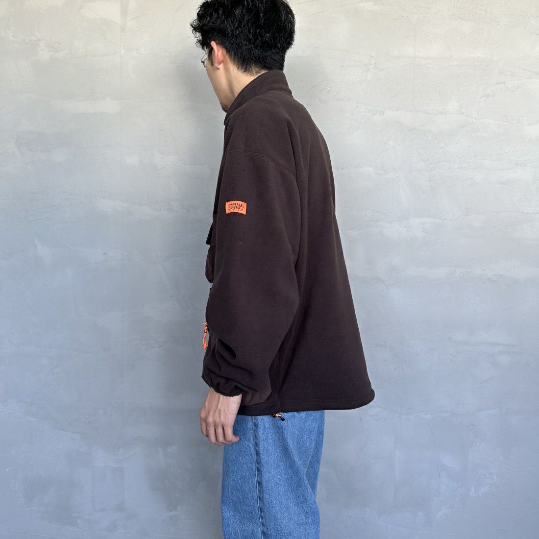UNIVERSAL OVERALL [ユニバーサルオーバーオール] 別注 フリースハンティングジャケット [U2331200IN-JF] BROWN&&モデル身長：168cm 着用サイズ：M&&