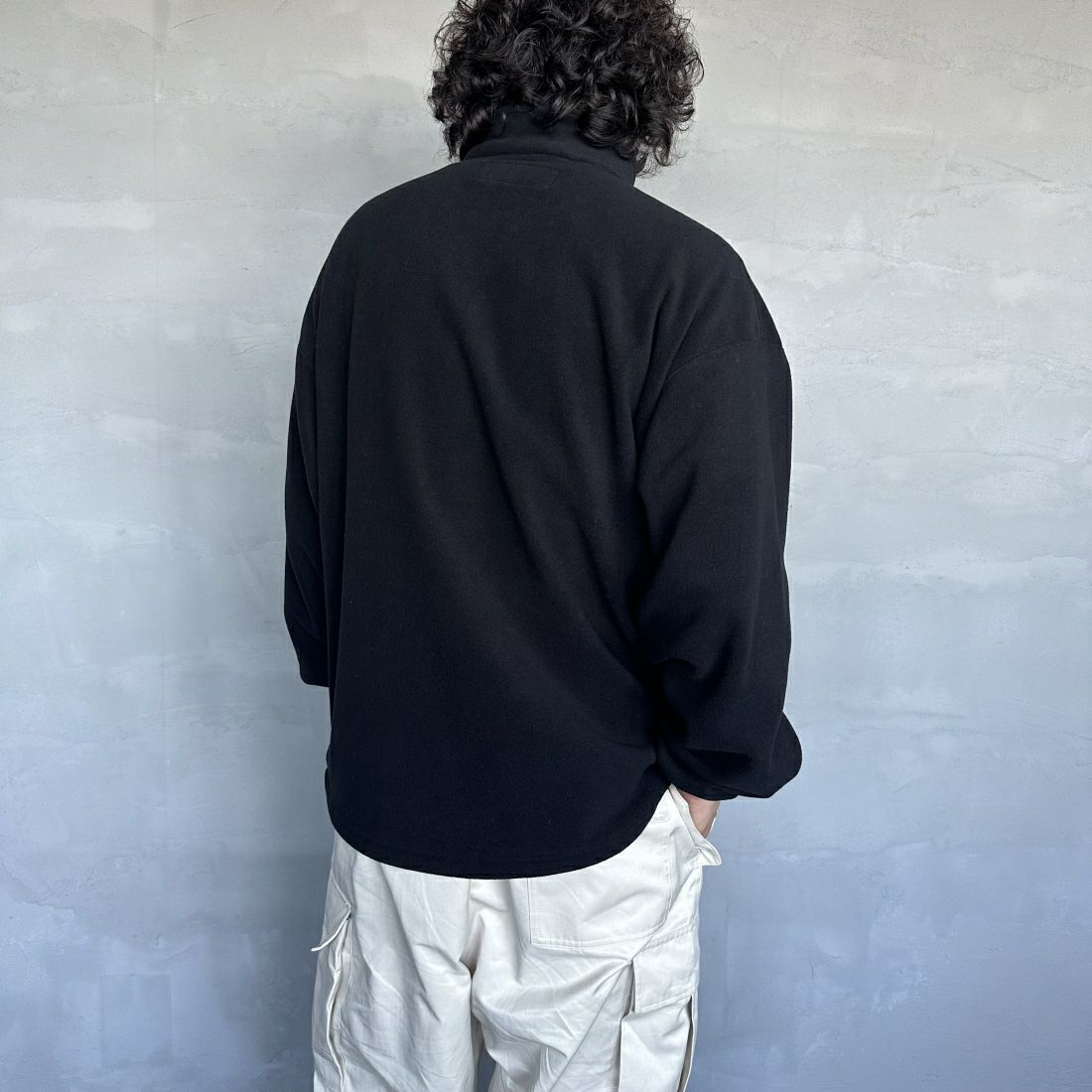 UNIVERSAL OVERALL [ユニバーサルオーバーオール] 別注 フリースハンティングジャケット [U2331200IN-JF] BLACK&&モデル身長：173cm 着用サイズ：M&&
