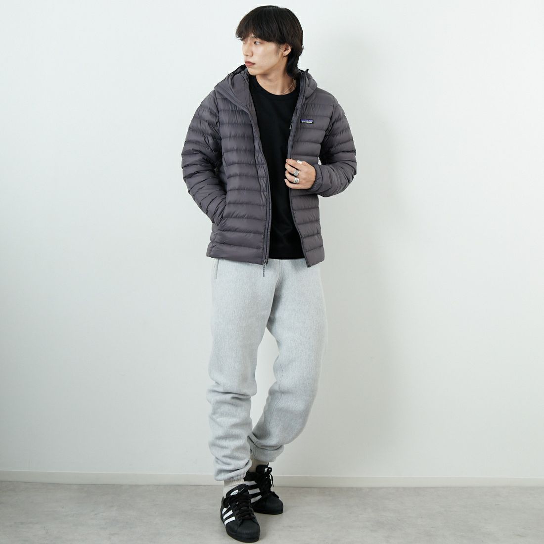 patagonia [パタゴニア] メンズ ダウン セーター フーディ [84702] FEG &&モデル身長：179cm 着用サイズ：M&&