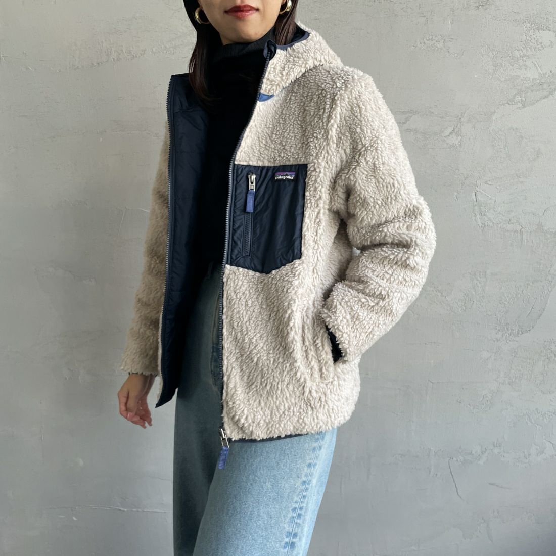 patagonia [パタゴニア] リバーシブル レディ フレディ フーディ [68095] NENA&&モデル身長：163cm 着用サイズ：KID-XL&&