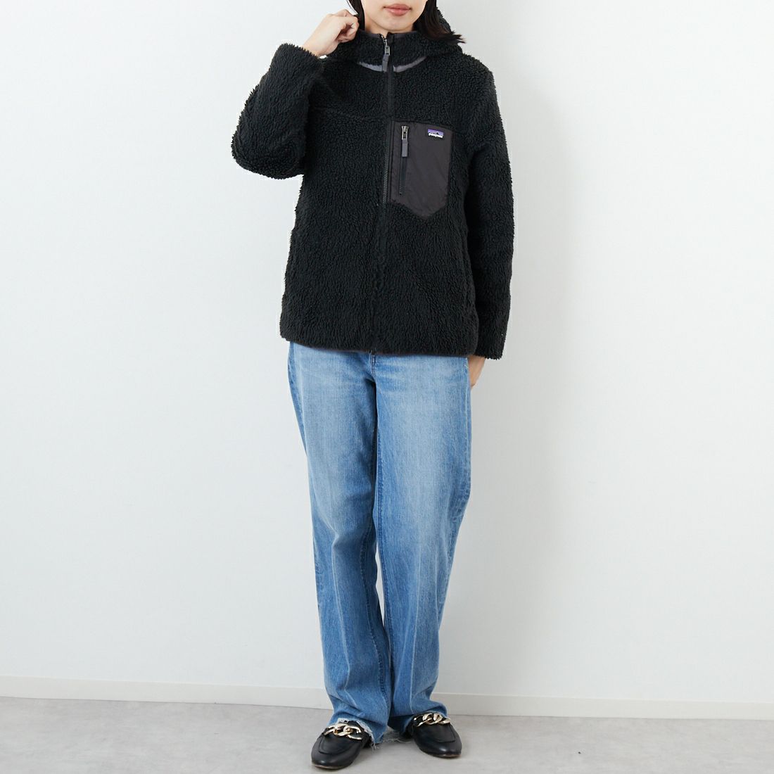 patagonia [パタゴニア] リバーシブル レディ フレディ フーディ [68095] INBK&&モデル身長：162cm 着用サイズ：KID-XL&&