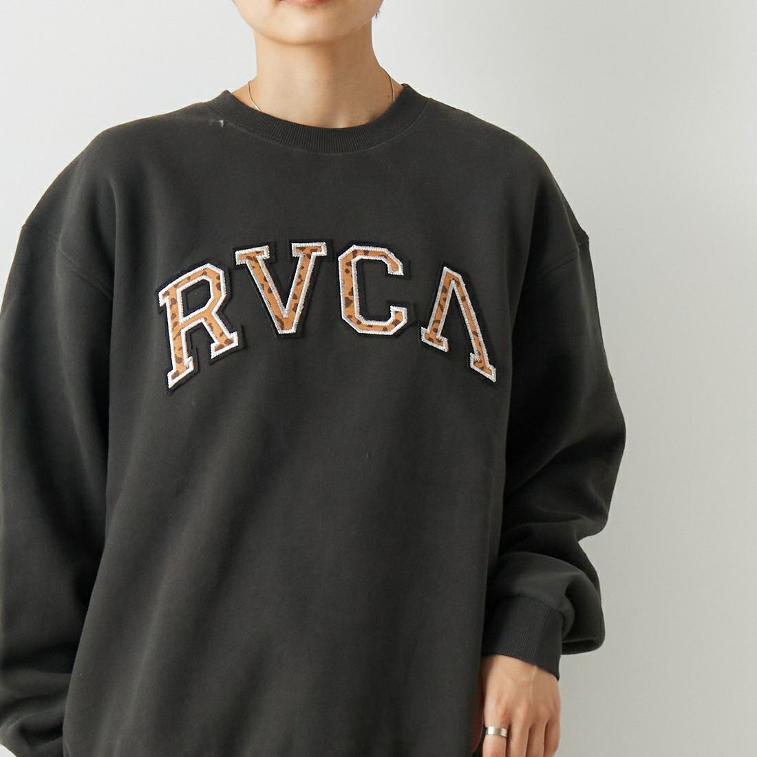 RVCA [ルーカ] アーチロゴ クルーネックスウェットシャツ [BD044-150