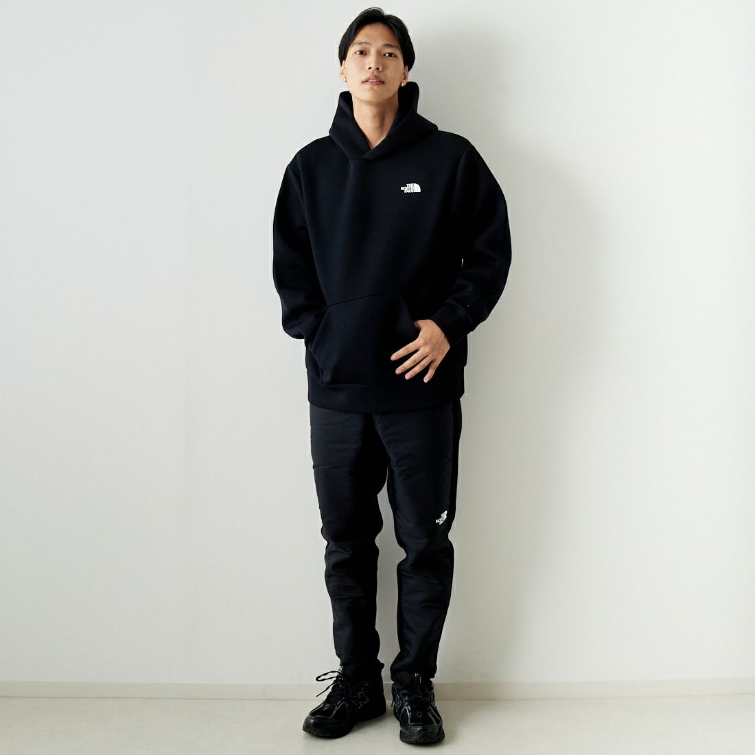 THE NORTH FACE [ザ ノースフェイス] テックエアースウェットワイドフーディ [NT62385] K ﾌﾞﾗｯｸ &&モデル身長：179cm 着用サイズ：XL&&