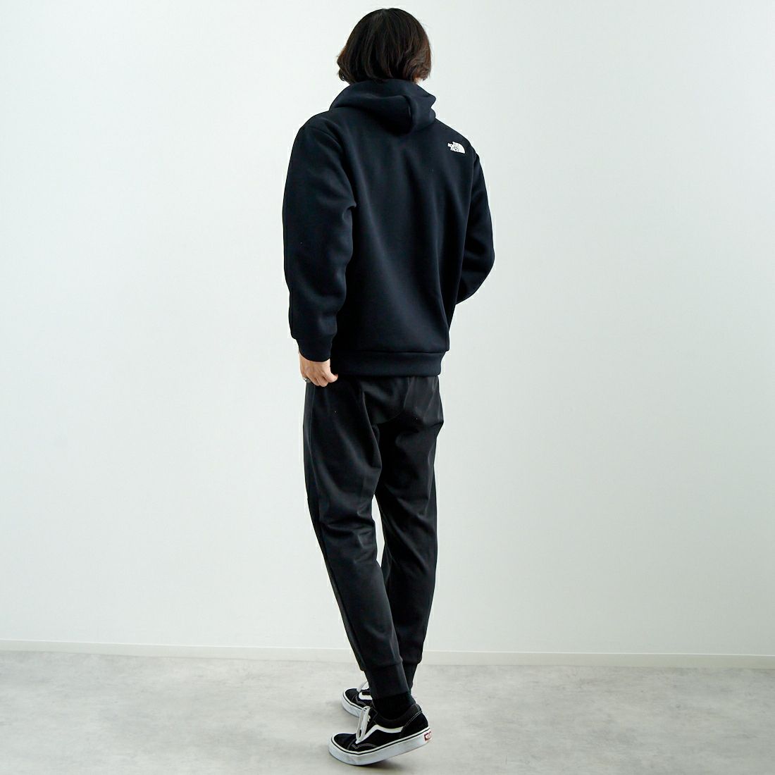 THE NORTH FACE [ザ ノースフェイス] テックエアースウェットワイドフーディ [NT62385] K ﾌﾞﾗｯｸ &&モデル身長：179cm 着用サイズ：L&&
