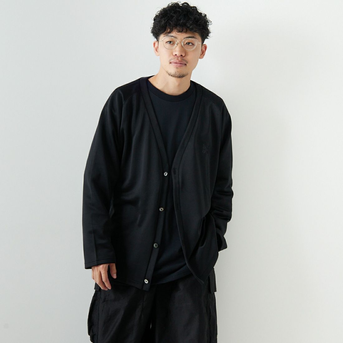 Needles [ニードルズ] Vネックカーディガン [NS257] C BLACK&&モデル身長：168cm 着用サイズ：L&&