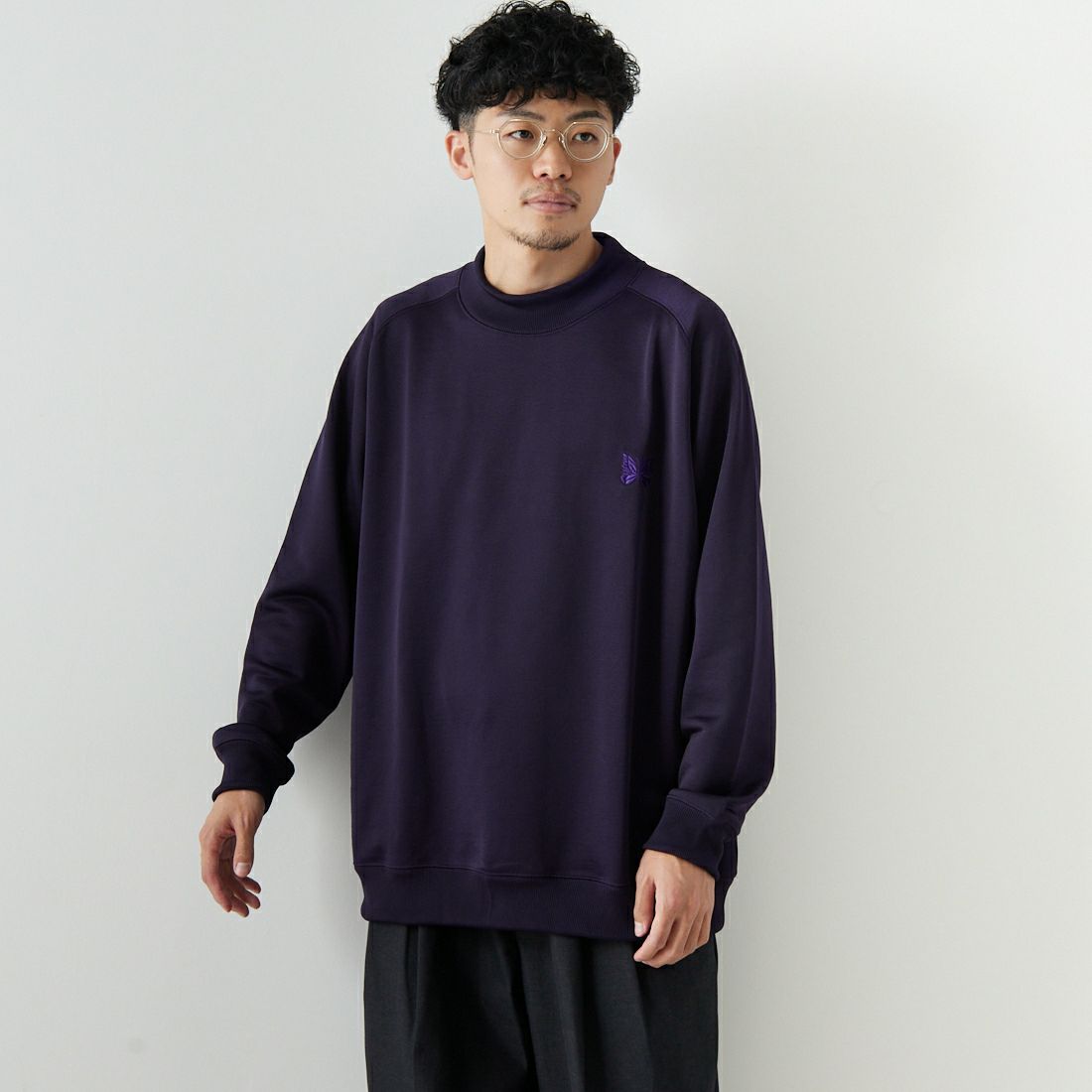 Needles [ニードルズ] ロングスリーブモックネックTシャツ [NS258] B EGGPLANT&&モデル身長：168cm 着用サイズ：L&&