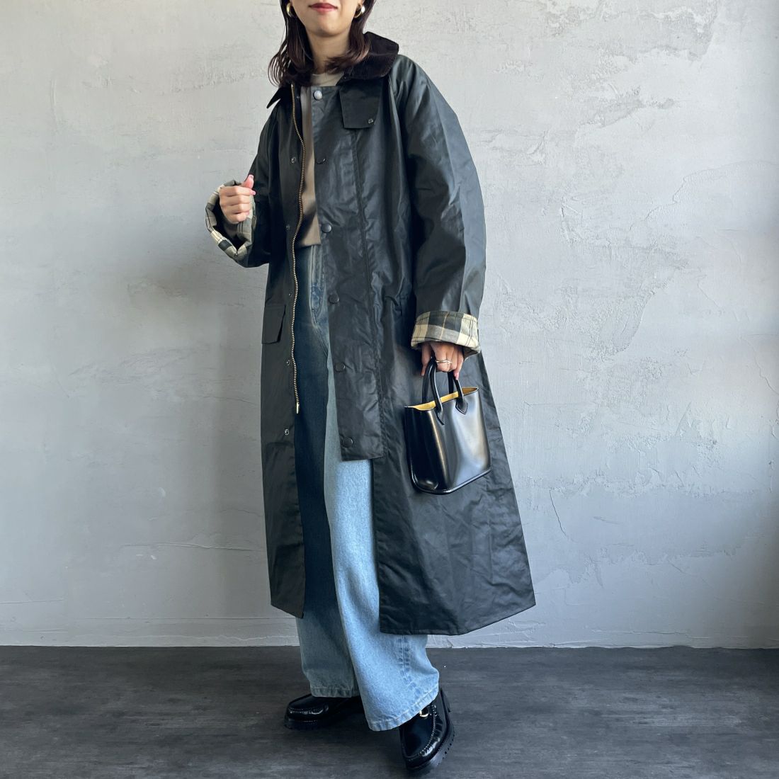 Barbour [バブアー] BURGHLEY/バーレー ワックスコットンロングコート [MWX1674] SG91&&モデル身長：163cm 着用サイズ：36&&