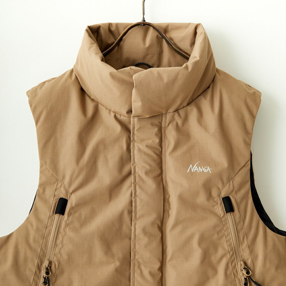 JEANSFACTORY × NANGA [ジーンズファクトリー × ナンガ] 別注 HINOCダウンベスト [JMP-234-054-JF] BEIGE
