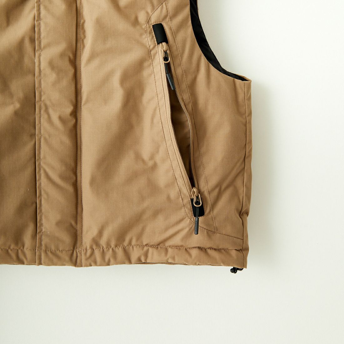 JEANSFACTORY × NANGA [ジーンズファクトリー × ナンガ] 別注 HINOCダウンベスト [JMP-234-054-JF] BEIGE