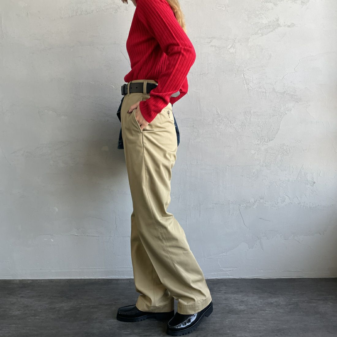 THE SHINZONE [ザ シンゾーン] ウォッシュド ハイウエストチノパン [23MMSPA07] 41 BEIGE&&モデル身長：156cm 着用サイズ：PO&&