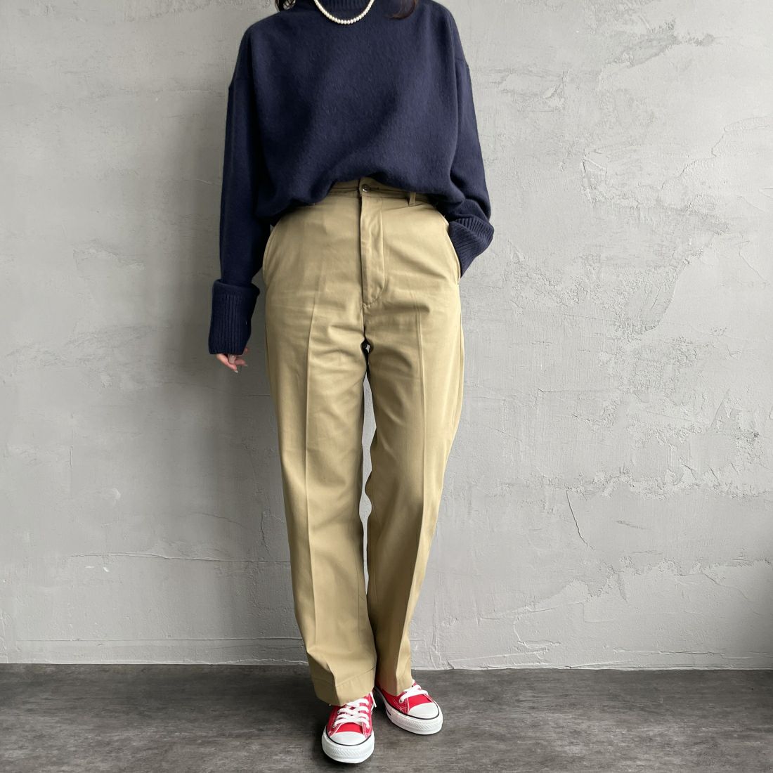 THE SHINZONE [ザ シンゾーン] ウォッシュド ハイウエストチノパン [23MMSPA07] 41 BEIGE&&モデル身長：163cm 着用サイズ：32&&