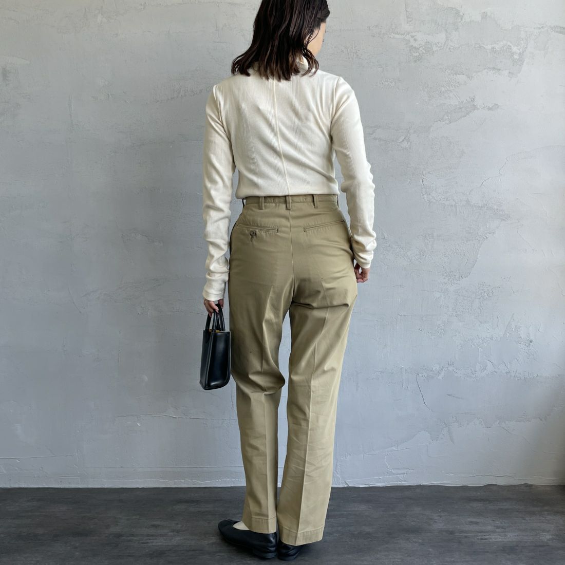 THE SHINZONE [ザ シンゾーン] ウォッシュド ハイウエストチノパン [23MMSPA07] 41 BEIGE&&モデル身長：163cm 着用サイズ：34&&