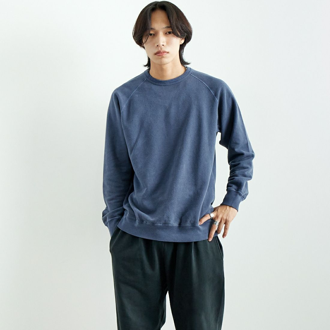 Good On [グッドオン] ラグランクルーネックスウェット [GOBW-101] P-NAVY &&モデル身長：179cm 着用サイズ：L&&
