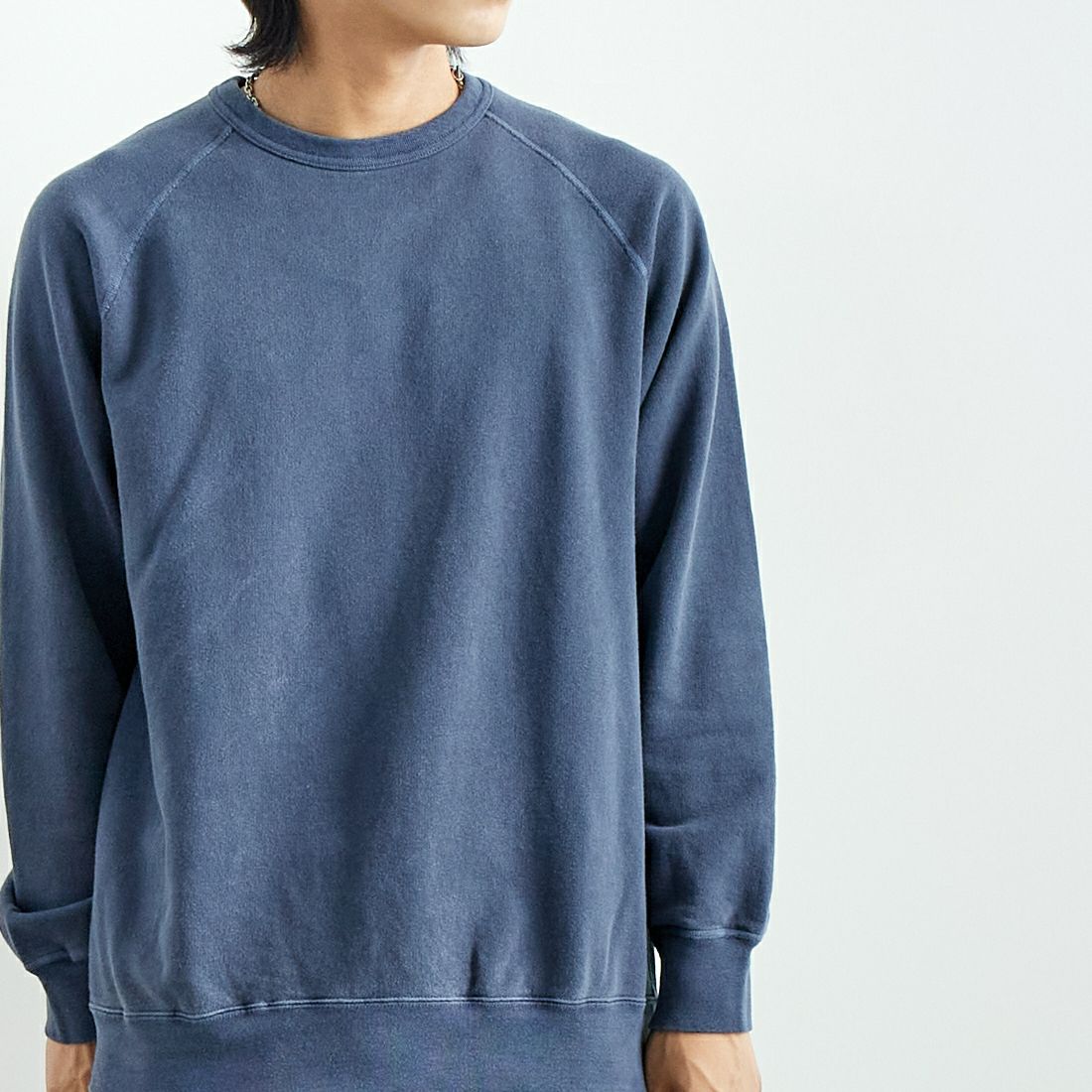 Good On [グッドオン] ラグランクルーネックスウェット [GOBW-101] P-NAVY &&モデル身長：179cm 着用サイズ：L&&