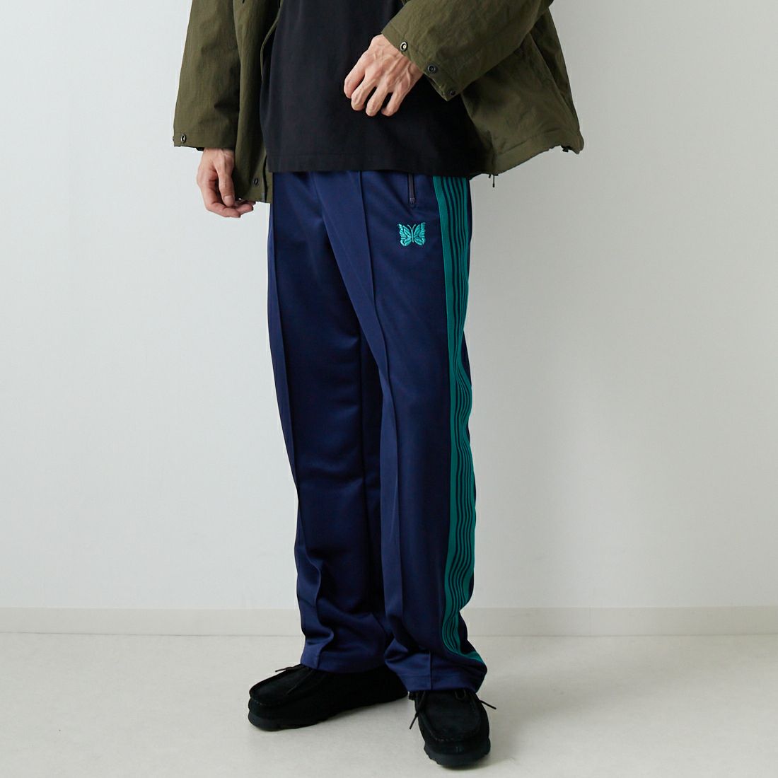 Needles [ニードルズ] 別注 レギュラートラックパンツ [NS1674-JF] NAVY&&モデル身長：182cm 着用サイズ：S&&