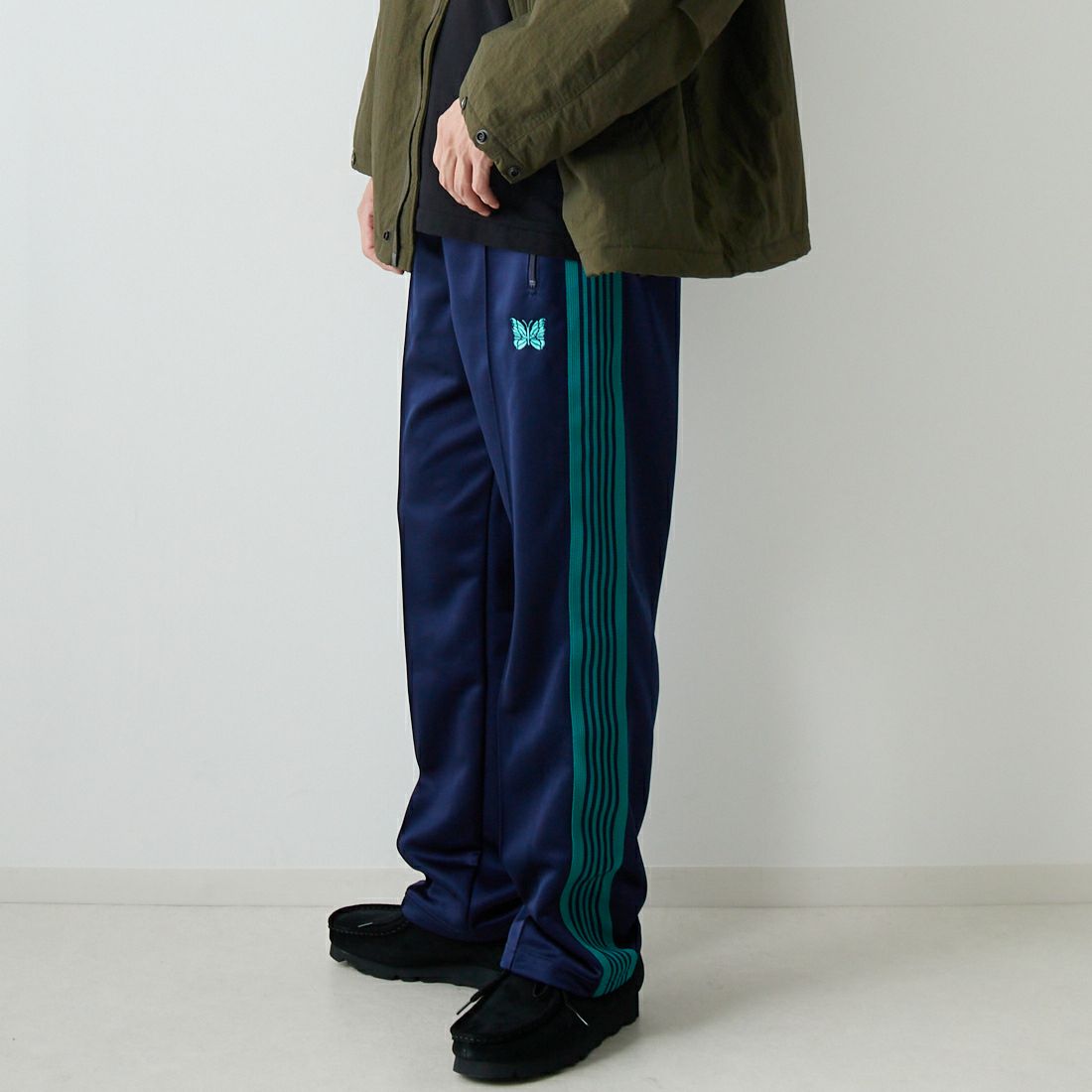 Needles [ニードルズ] 別注 レギュラートラックパンツ [NS1674-JF] NAVY&&モデル身長：182cm 着用サイズ：S&&