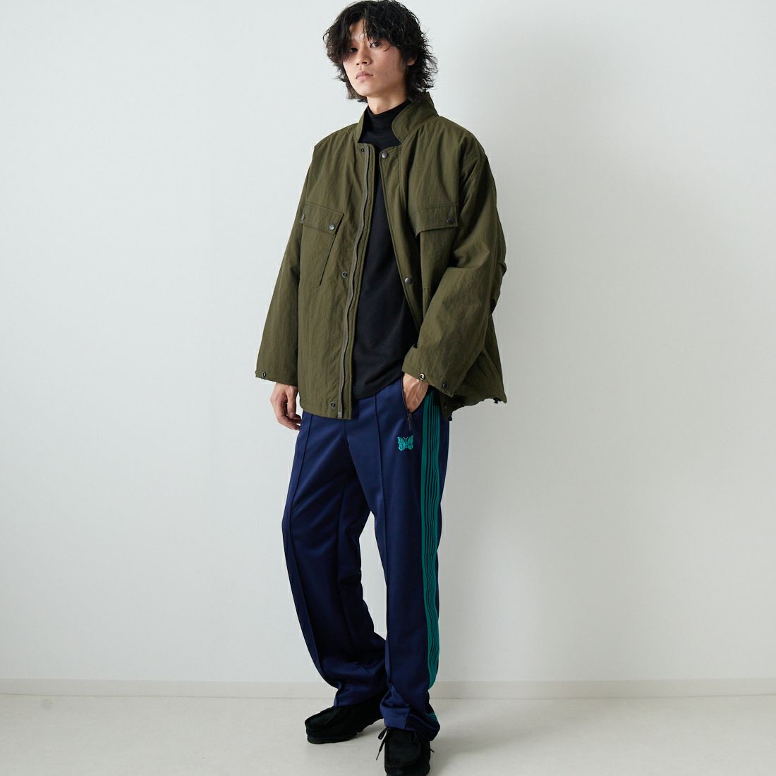 Needles [ニードルズ] 別注 レギュラートラックパンツ [NS1674-JF] NAVY&&モデル身長：182cm 着用サイズ：S&&