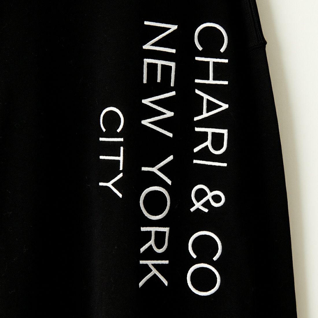 CHARI&CO [チャリアンドコー] 刺繍ロゴ クルーネックスウェット