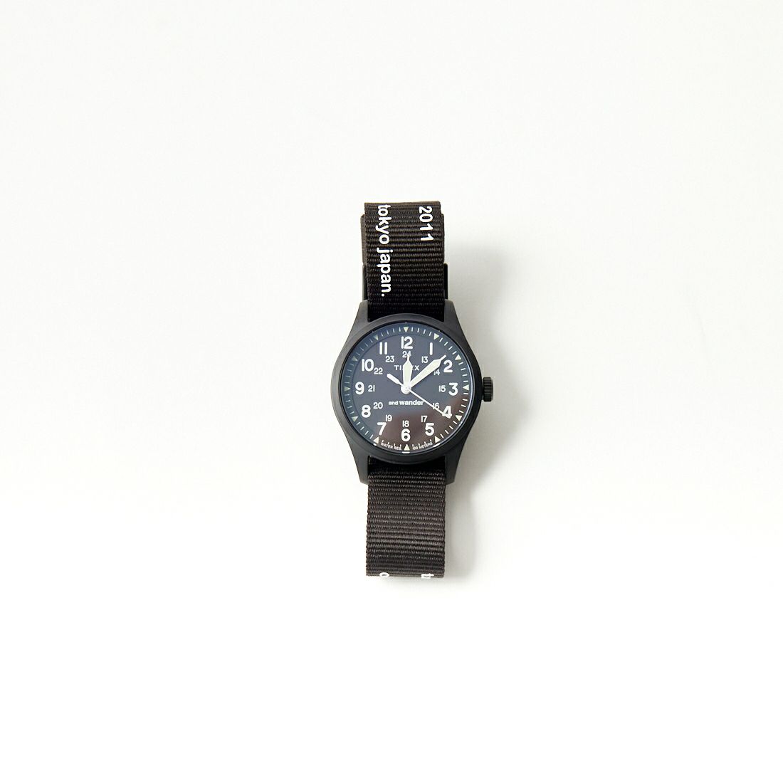 and wander [アンドワンダー] TIMEX × and wander エクスペディションノース フィールドポストソーラー [5743287104]