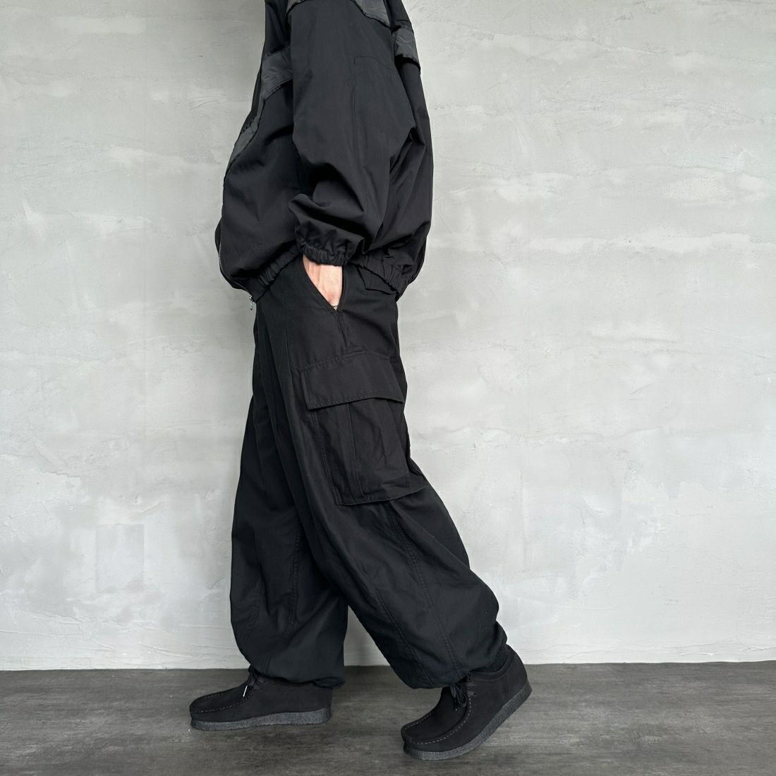 Jeans Factory Clothes [ジーンズファクトリークローズ] ワイドBDUカーゴパンツ [JFC-233-080] BLACK&&モデル身長：173cm 着用サイズ：M&&