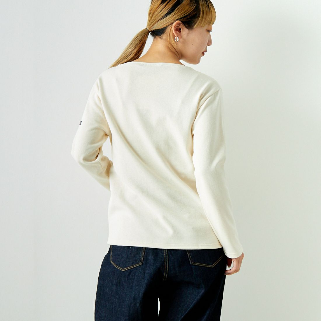 ST.JAMES [セントジェームス] バスクロングスリーブTシャツ [OUESSANT-SD] ECRU &&モデル身長：156cm 着用サイズ：1&&