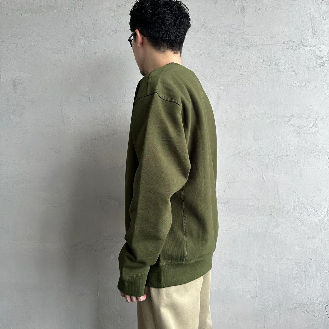 carhartt WIP [カーハートダブリューアイピー] アメリカンスクリプトスウェット [I025475] TARRAGON &&モデル身長：168cm 着用サイズ：M&&