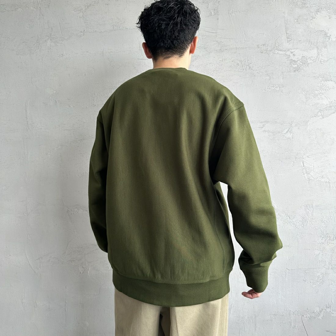 carhartt WIP [カーハートダブリューアイピー] アメリカンスクリプトスウェット [I025475] TARRAGON &&モデル身長：168cm 着用サイズ：M&&